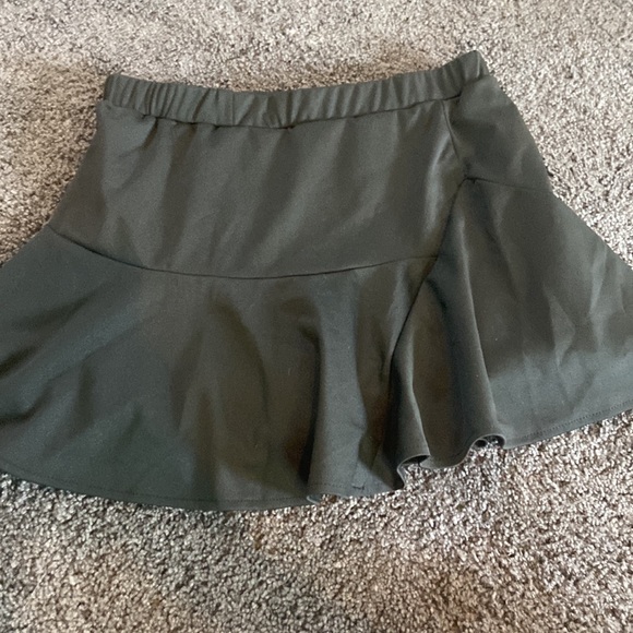 New Black Shein Skirt - Picture 4 of 5